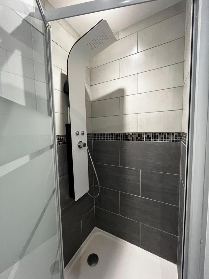 לורדה Charmant 2 Pieces Avec Terrasse Proche Centre Ville - Parking Gratuit A Proximite מראה חיצוני תמונה